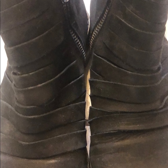 Italian made boots. Black.  Size 39. EUC - Picture 3 of 7
